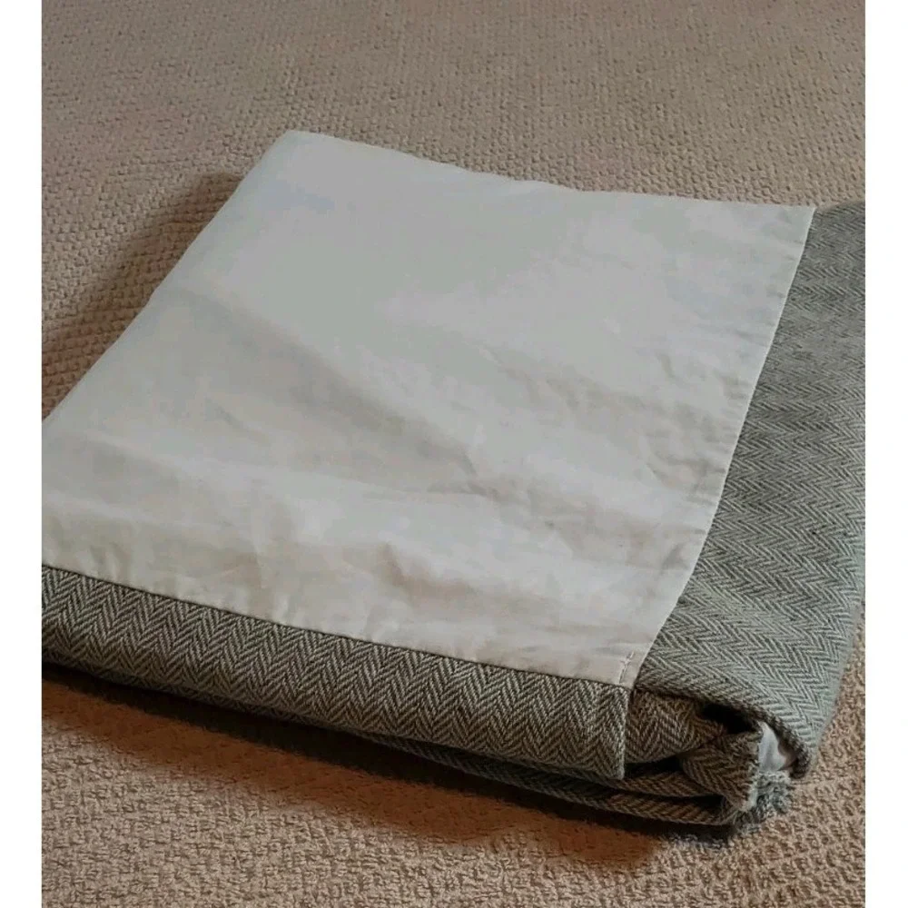 Levtex Baby Crib‎ Skirt White Gray Pink